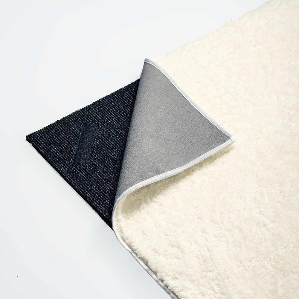 Tapis à poils longs beige