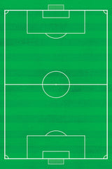 Alfombra de diseño de campo de fútbol sobre fondo blanco, destacando su vibrante color verde y líneas claras. Perfecta para añadir un toque de diversión y energía a cualquier espacio, especialmente en habitaciones infantiles o áreas de juego. Lavable en lavadora, con base antideslizante y sin pelusas.